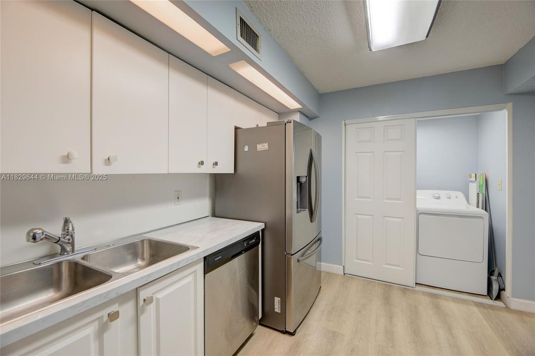 Activo con contrato: $268,000 (2 camas, 2 baños, 1314 Pies cuadrados)