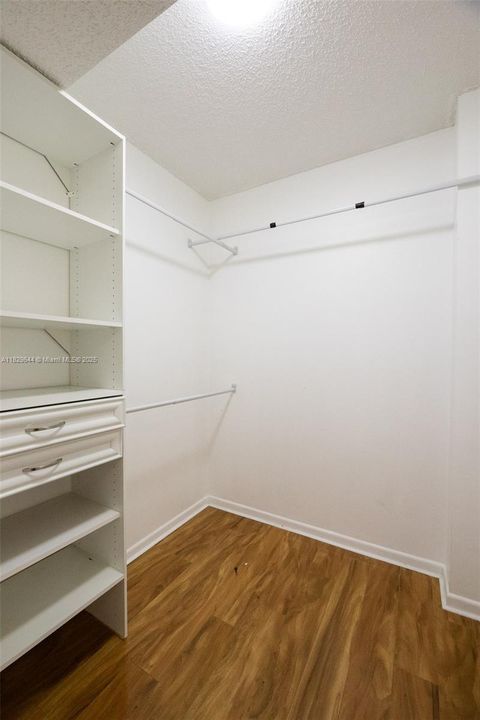 Activo con contrato: $268,000 (2 camas, 2 baños, 1314 Pies cuadrados)