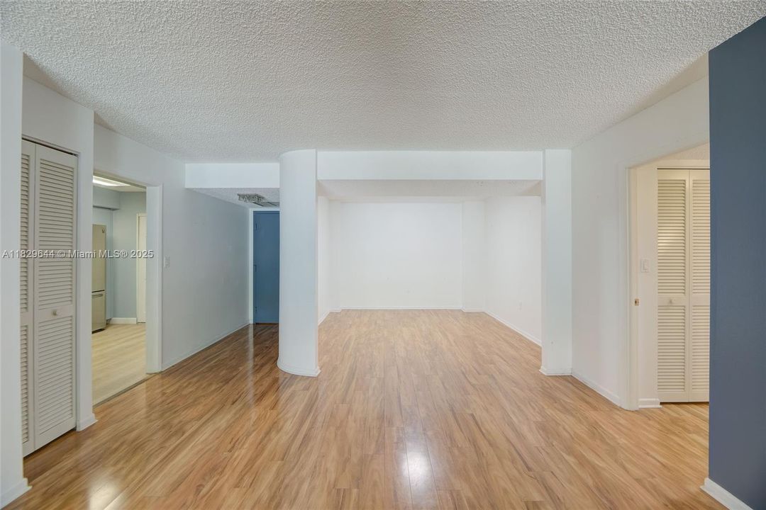 Activo con contrato: $268,000 (2 camas, 2 baños, 1314 Pies cuadrados)