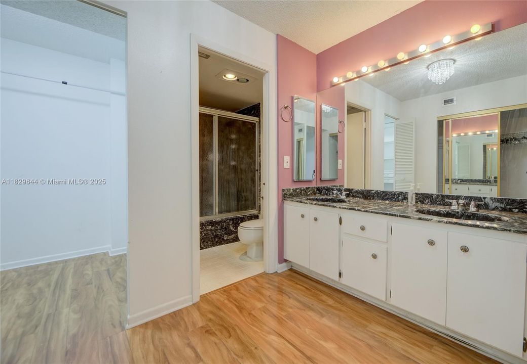 Activo con contrato: $268,000 (2 camas, 2 baños, 1314 Pies cuadrados)