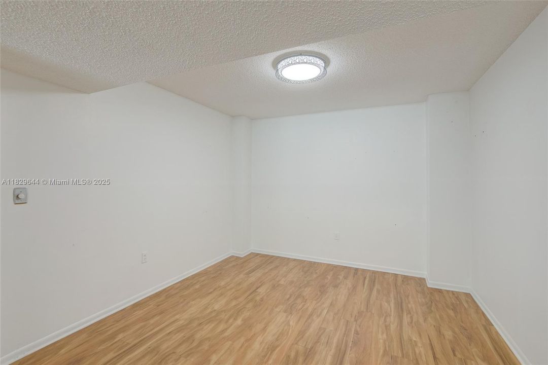 Activo con contrato: $268,000 (2 camas, 2 baños, 1314 Pies cuadrados)