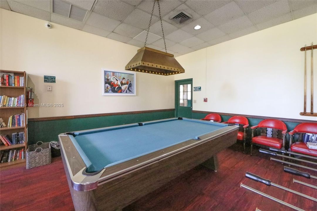 Activo con contrato: $268,000 (2 camas, 2 baños, 1314 Pies cuadrados)