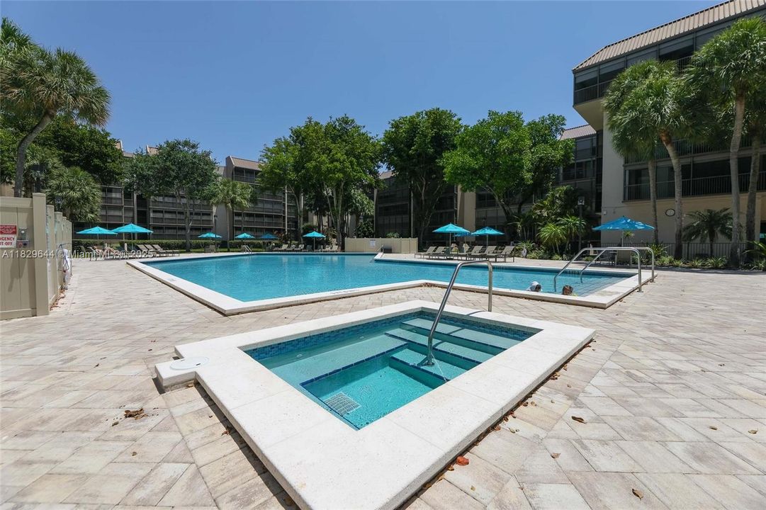 Activo con contrato: $268,000 (2 camas, 2 baños, 1314 Pies cuadrados)