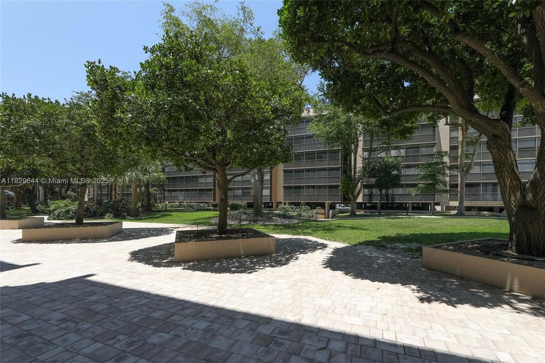 Activo con contrato: $268,000 (2 camas, 2 baños, 1314 Pies cuadrados)