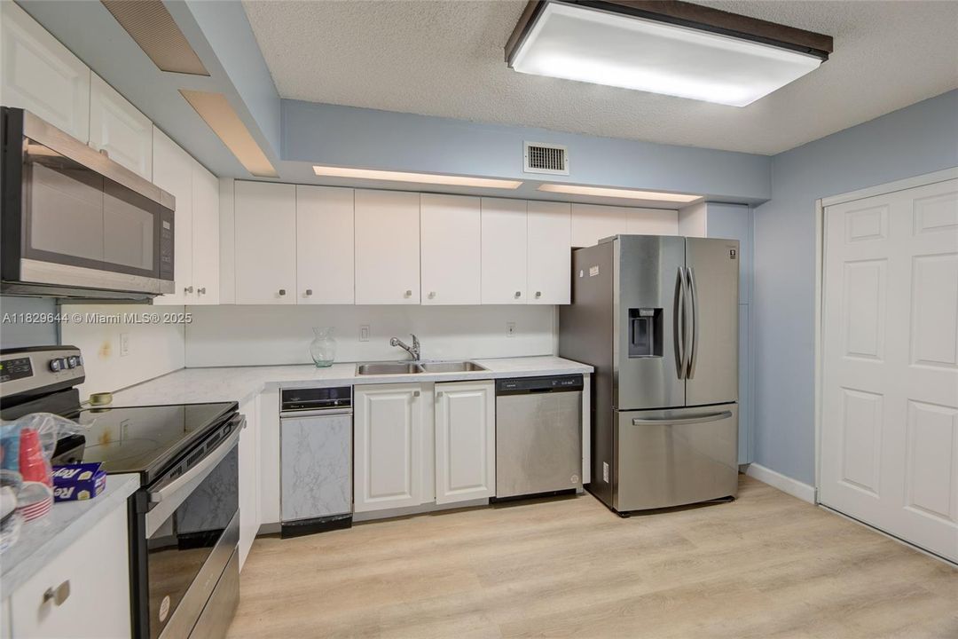 Activo con contrato: $268,000 (2 camas, 2 baños, 1314 Pies cuadrados)