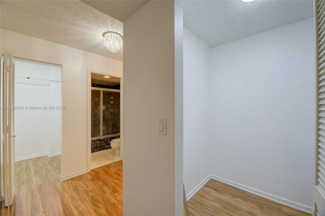 Activo con contrato: $268,000 (2 camas, 2 baños, 1314 Pies cuadrados)