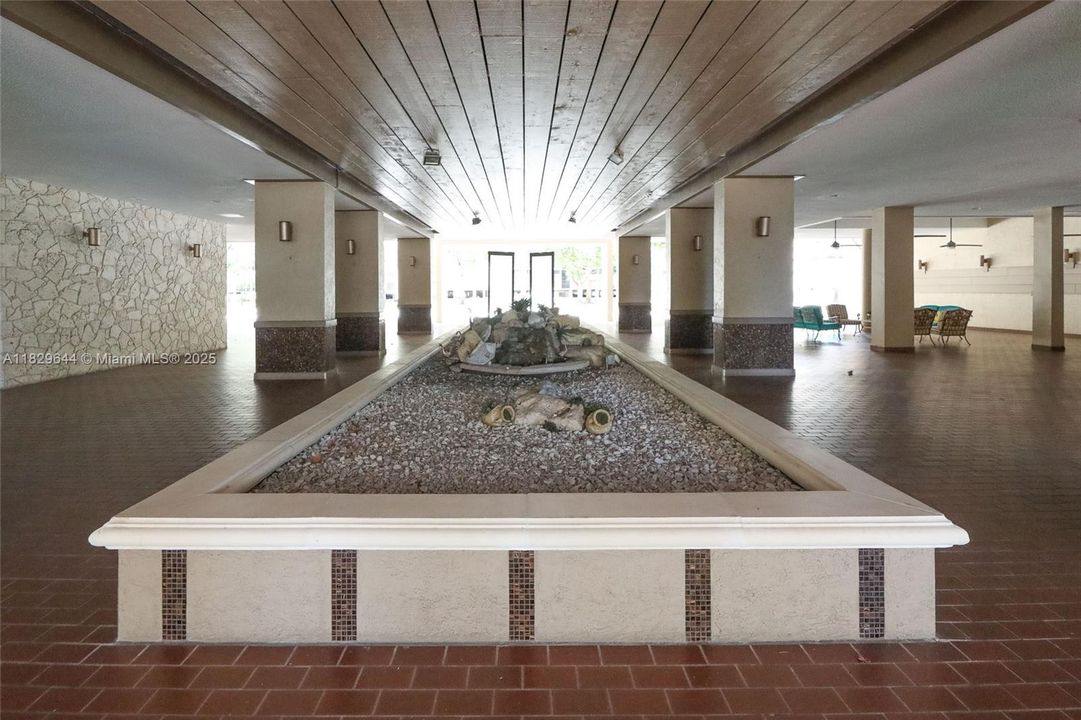 Activo con contrato: $268,000 (2 camas, 2 baños, 1314 Pies cuadrados)