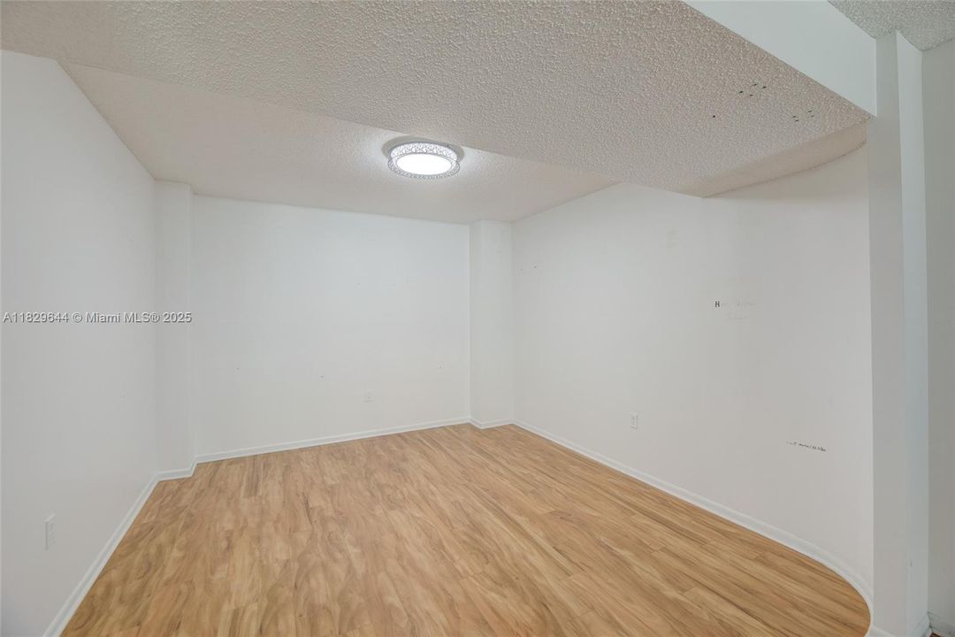 Activo con contrato: $268,000 (2 camas, 2 baños, 1314 Pies cuadrados)