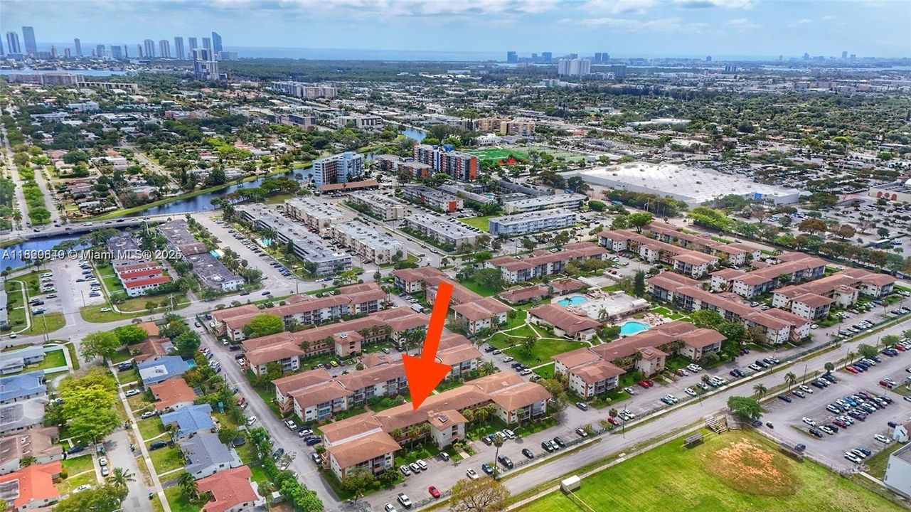 For Sale: $58,900 (1 beds, 1 baths, 883 Square Feet)