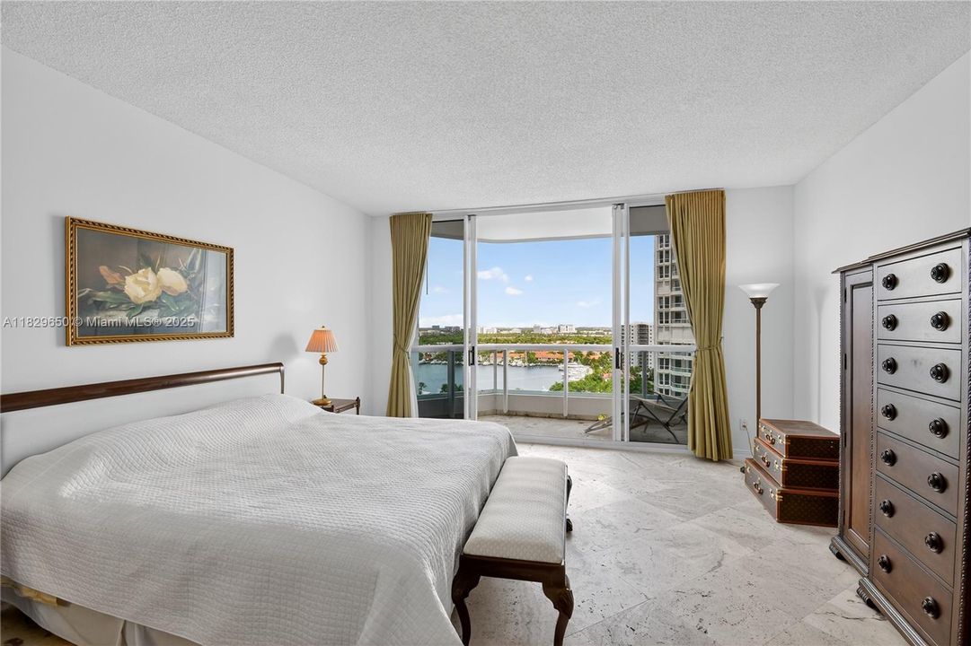 待售: $960,000 (2 贝兹, 2 浴室, 2190 平方英尺)