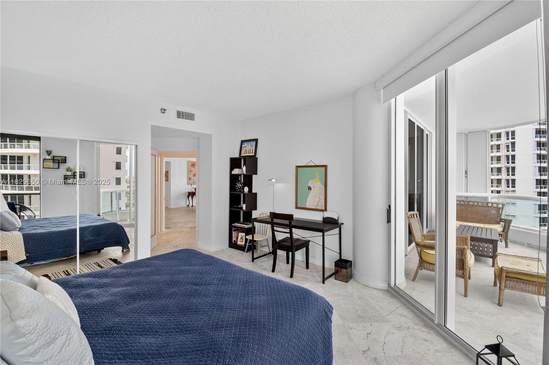 待售: $960,000 (2 贝兹, 2 浴室, 2190 平方英尺)