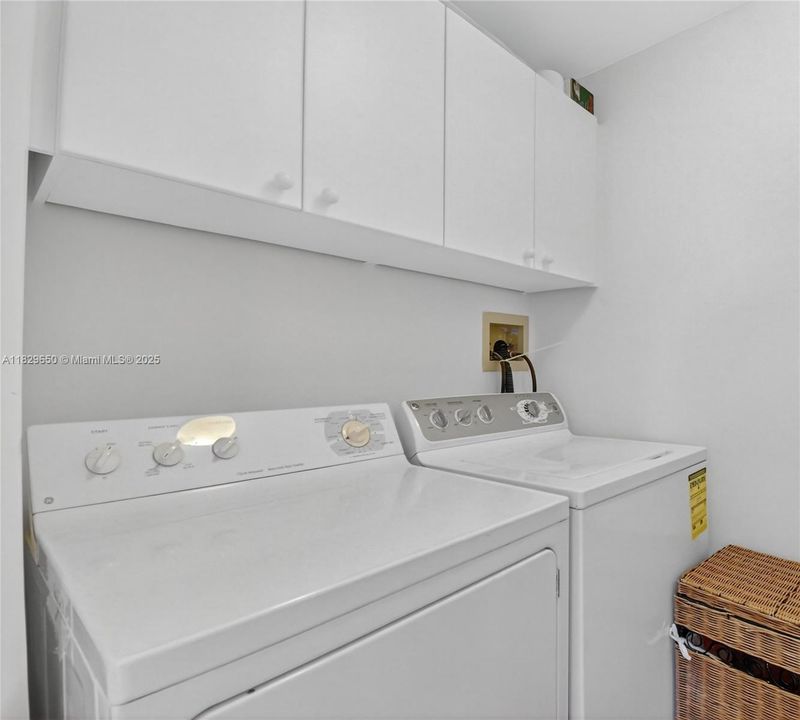 待售: $960,000 (2 贝兹, 2 浴室, 2190 平方英尺)