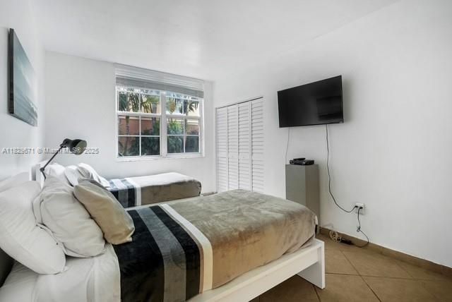 Recently Rented: $3,200 (3 beds, 2 baths, 1350 Square Feet)