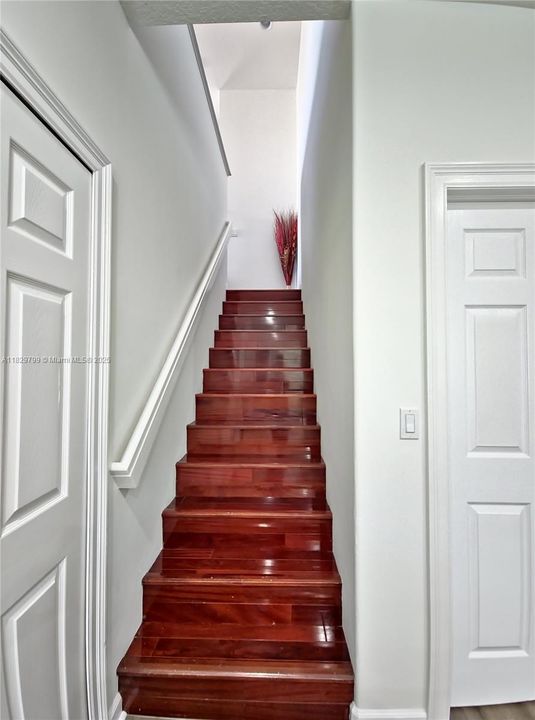 Recently Sold: $785,000 (5 beds, 4 baths, 3381 Square Feet)