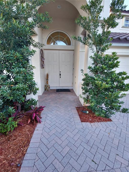 Recently Sold: $785,000 (5 beds, 4 baths, 3381 Square Feet)