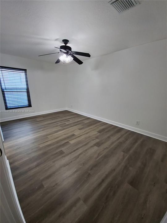 Recently Sold: $785,000 (5 beds, 4 baths, 3381 Square Feet)