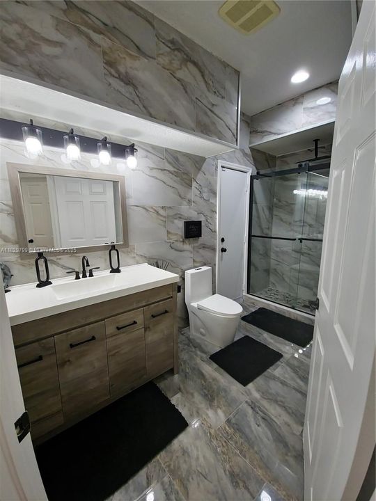 Recently Sold: $785,000 (5 beds, 4 baths, 3381 Square Feet)