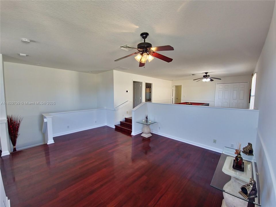 Recently Sold: $785,000 (5 beds, 4 baths, 3381 Square Feet)