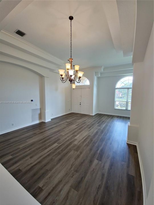 Recently Sold: $785,000 (5 beds, 4 baths, 3381 Square Feet)