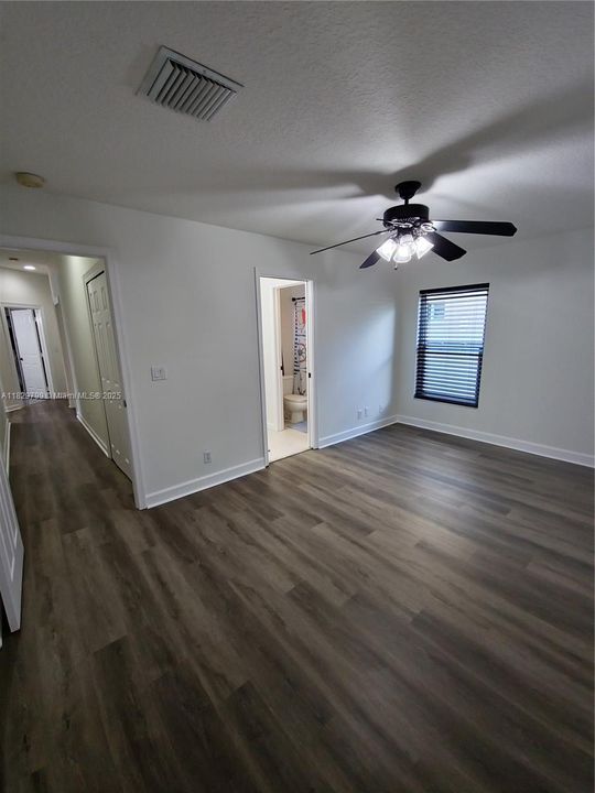 Recently Sold: $785,000 (5 beds, 4 baths, 3381 Square Feet)