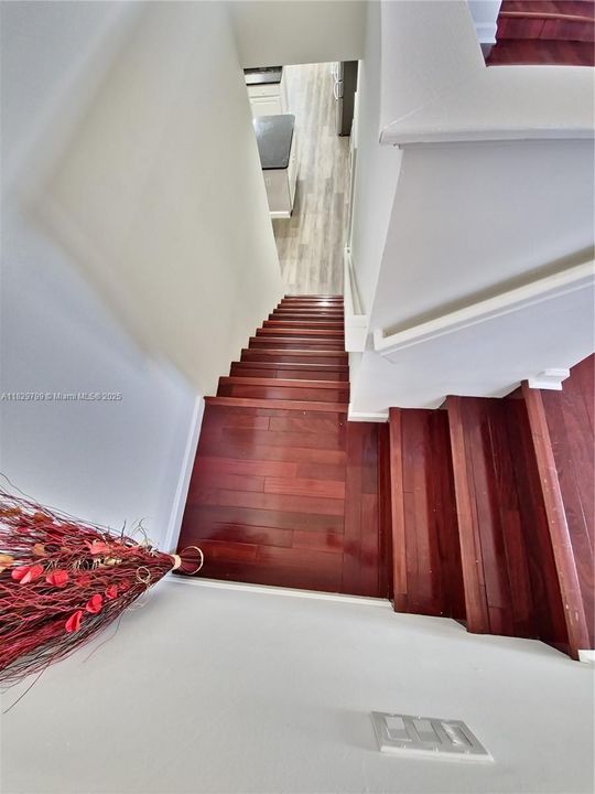Recently Sold: $785,000 (5 beds, 4 baths, 3381 Square Feet)