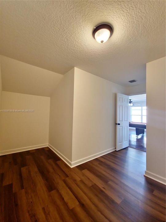 Recently Sold: $785,000 (5 beds, 4 baths, 3381 Square Feet)