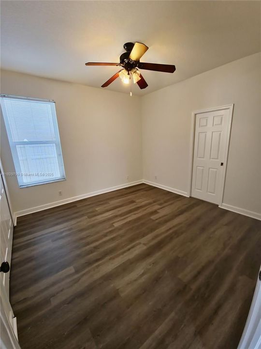 Recently Sold: $785,000 (5 beds, 4 baths, 3381 Square Feet)