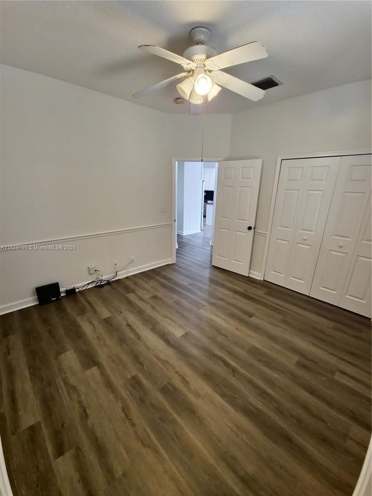Recently Sold: $785,000 (5 beds, 4 baths, 3381 Square Feet)