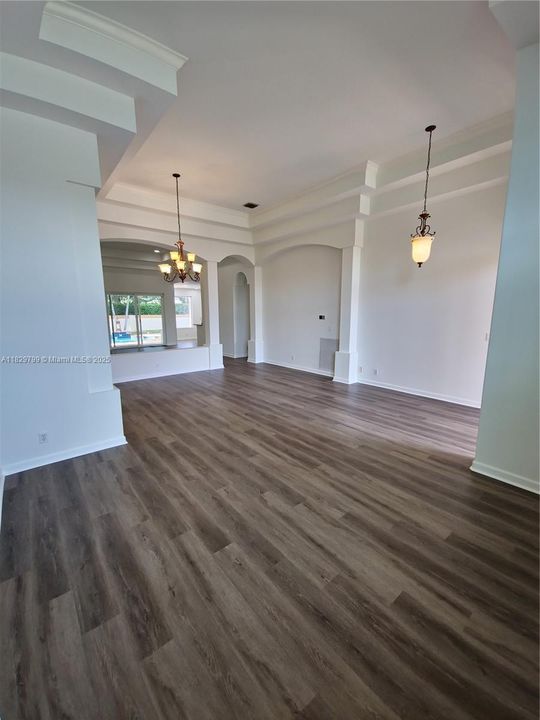 Recently Sold: $785,000 (5 beds, 4 baths, 3381 Square Feet)