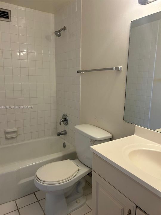 Recently Sold: $385,000 (2 beds, 2 baths, 990 Square Feet)