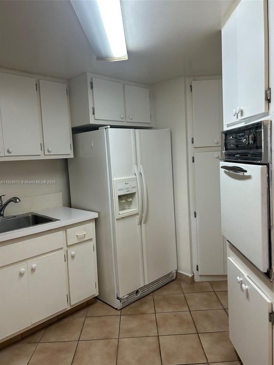 Recently Sold: $385,000 (2 beds, 2 baths, 990 Square Feet)