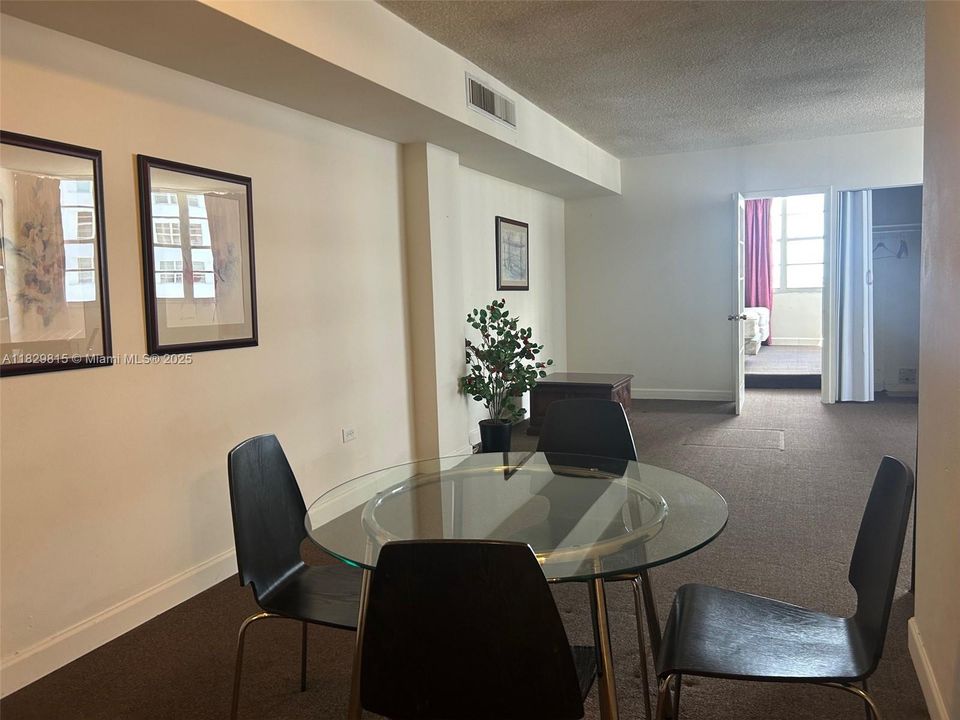 Recently Sold: $385,000 (2 beds, 2 baths, 990 Square Feet)