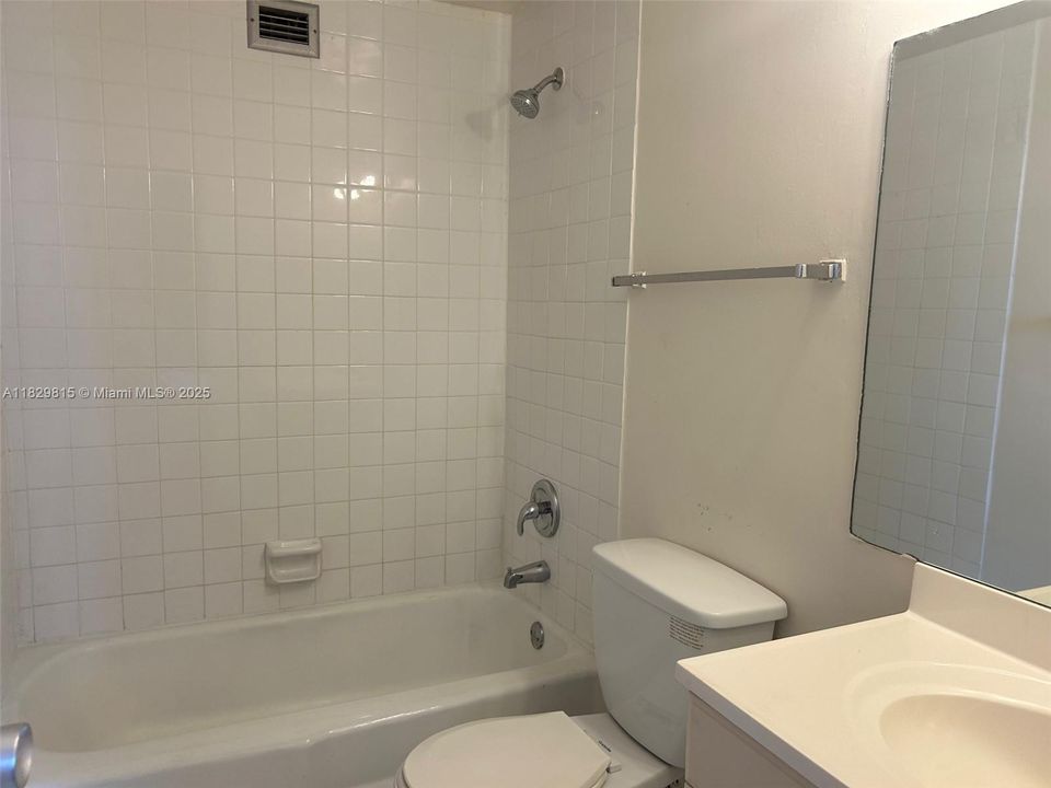 Recently Sold: $385,000 (2 beds, 2 baths, 990 Square Feet)