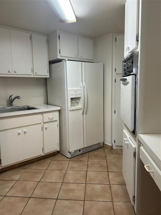 Recently Sold: $385,000 (2 beds, 2 baths, 990 Square Feet)