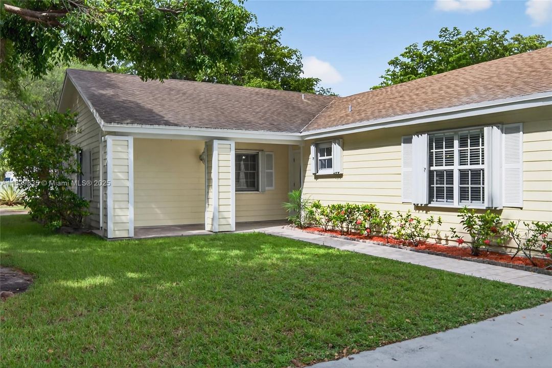 Vendido Recientemente: $725,000 (4 camas, 2 baños, 2153 Pies cuadrados)