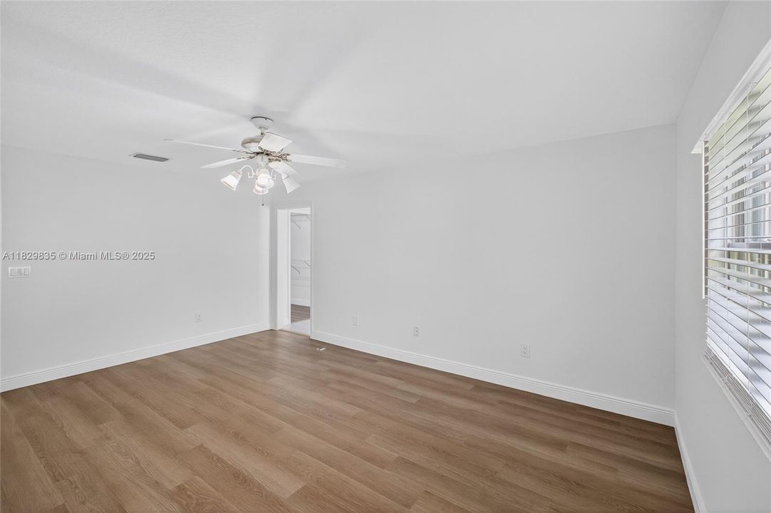 Vendido Recientemente: $725,000 (4 camas, 2 baños, 2153 Pies cuadrados)