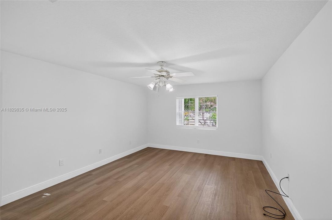 Vendido Recientemente: $725,000 (4 camas, 2 baños, 2153 Pies cuadrados)