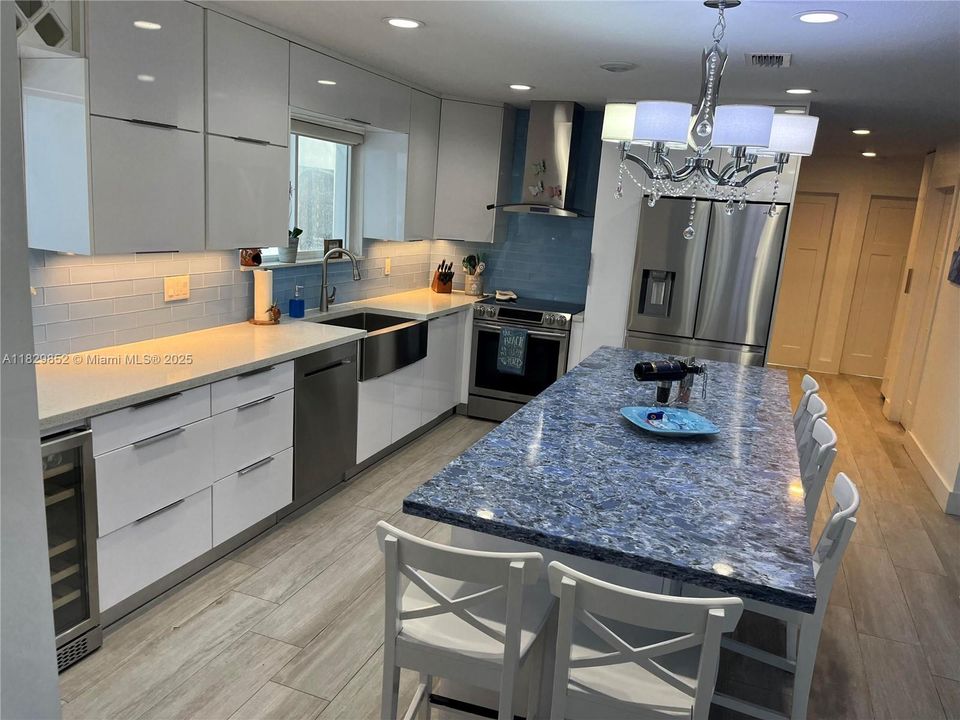 For Sale: $1,688,000 (4 beds, 4 baths, 2040 Square Feet)