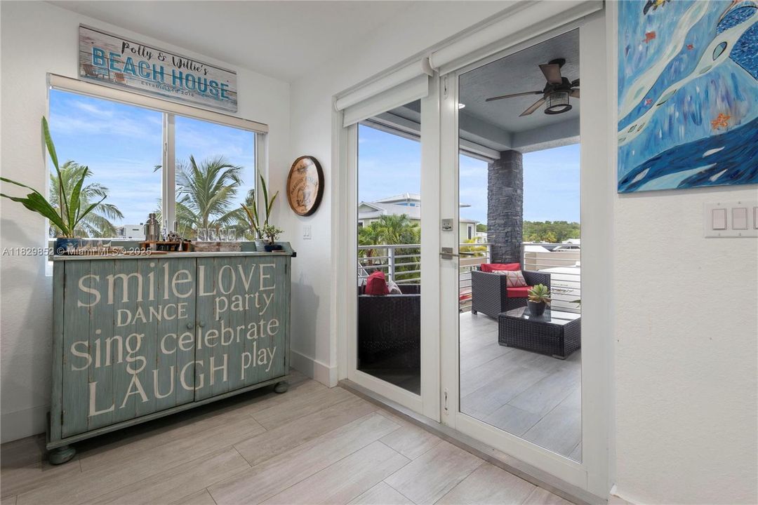 For Sale: $1,688,000 (4 beds, 4 baths, 2040 Square Feet)