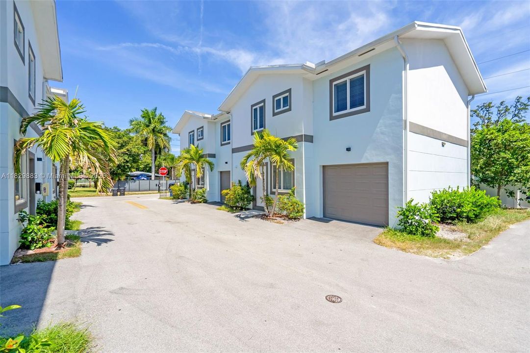 待售: $599,900 (3 贝兹, 2 浴室, 1205 平方英尺)