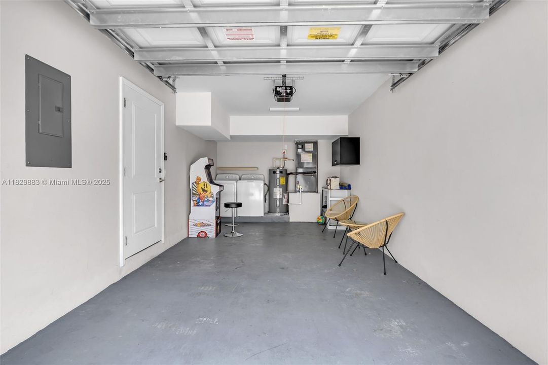 待售: $599,900 (3 贝兹, 2 浴室, 1205 平方英尺)