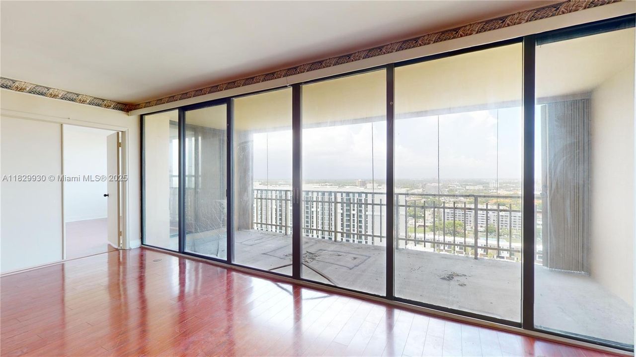 Recently Sold: $355,000 (2 beds, 2 baths, 1638 Square Feet)