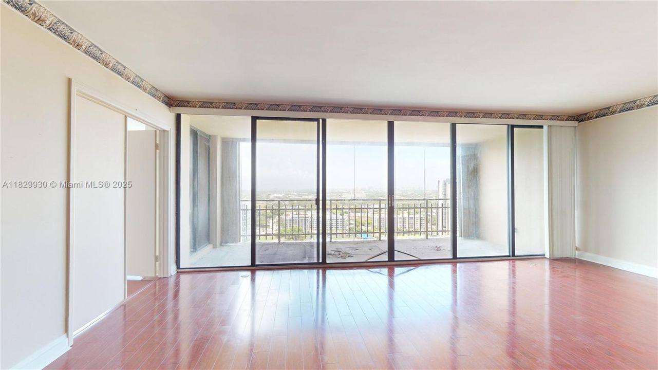 Recently Sold: $355,000 (2 beds, 2 baths, 1638 Square Feet)