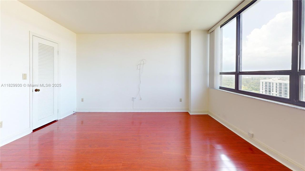 Recently Sold: $355,000 (2 beds, 2 baths, 1638 Square Feet)