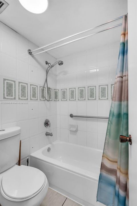 Недавно продано: $399,000 (1 спален, 2 ванн, 890 Квадратных фут)