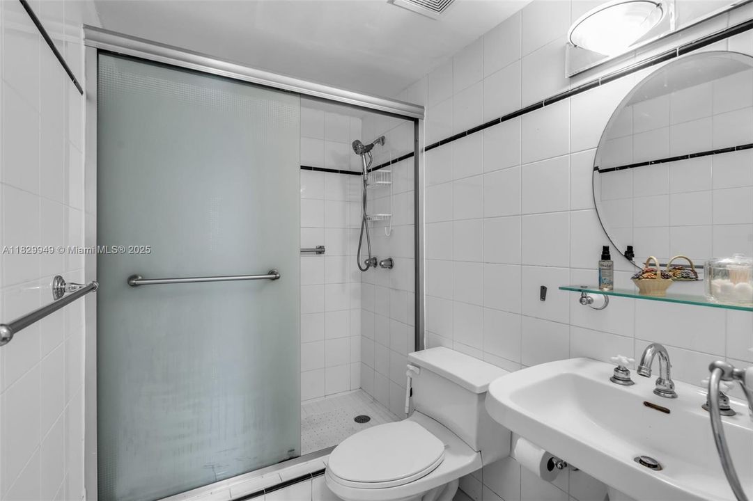 Недавно продано: $399,000 (1 спален, 2 ванн, 890 Квадратных фут)