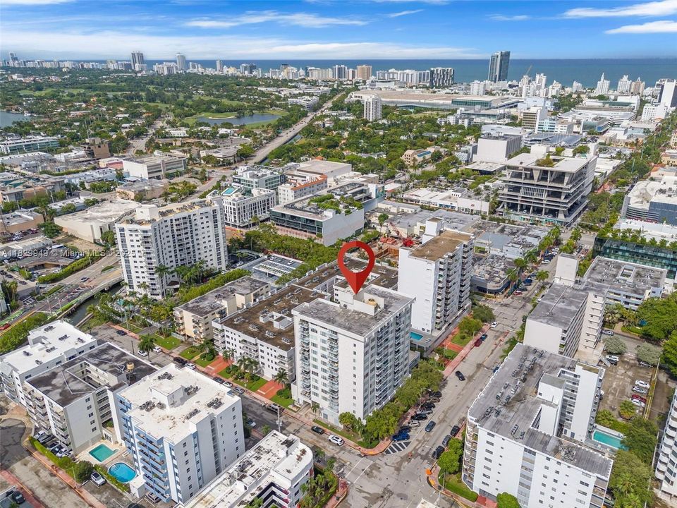 Недавно продано: $399,000 (1 спален, 2 ванн, 890 Квадратных фут)