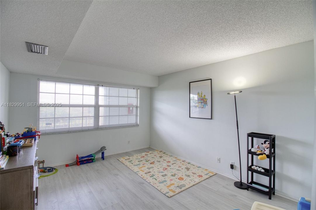 En Venta: $259,900 (3 camas, 2 baños, 1620 Pies cuadrados)