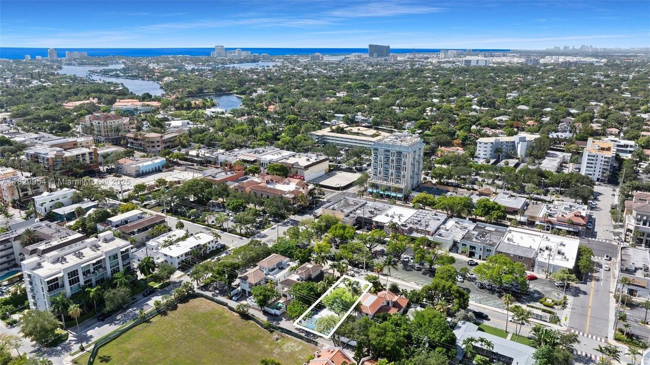 Vendido Recientemente: $1,500,000 (0.13 acres)