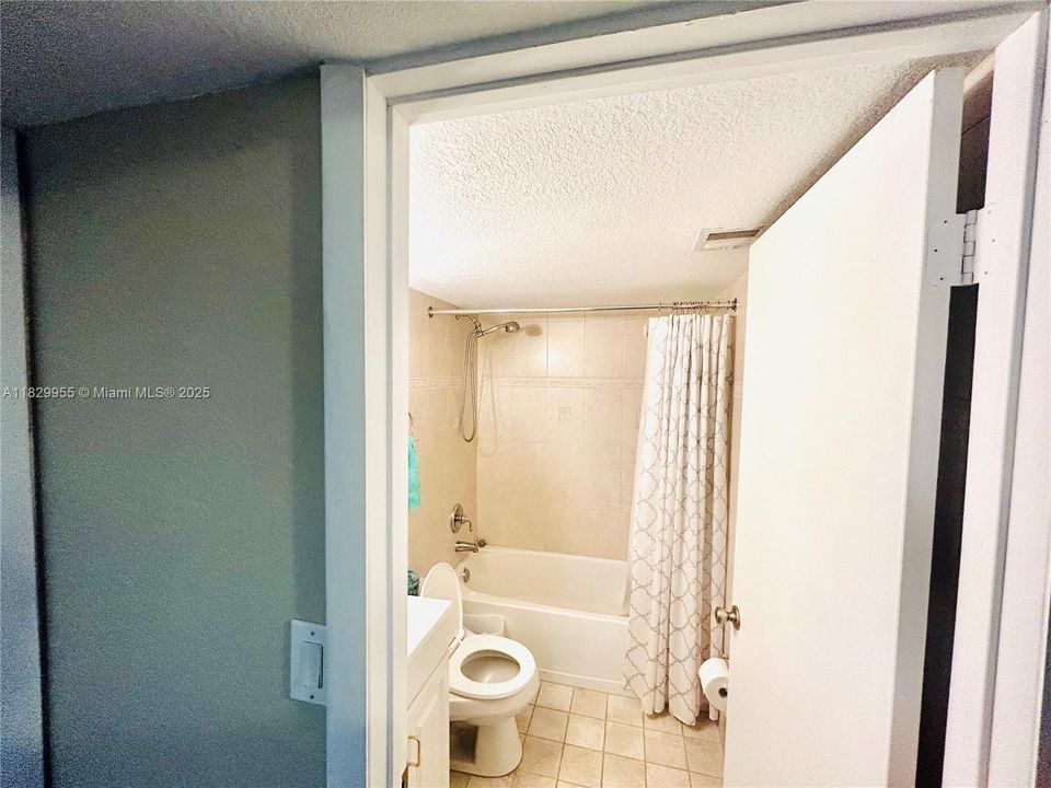 Active With Contract: $3,500 (4 beds, 3 baths, 1558 Square Feet)